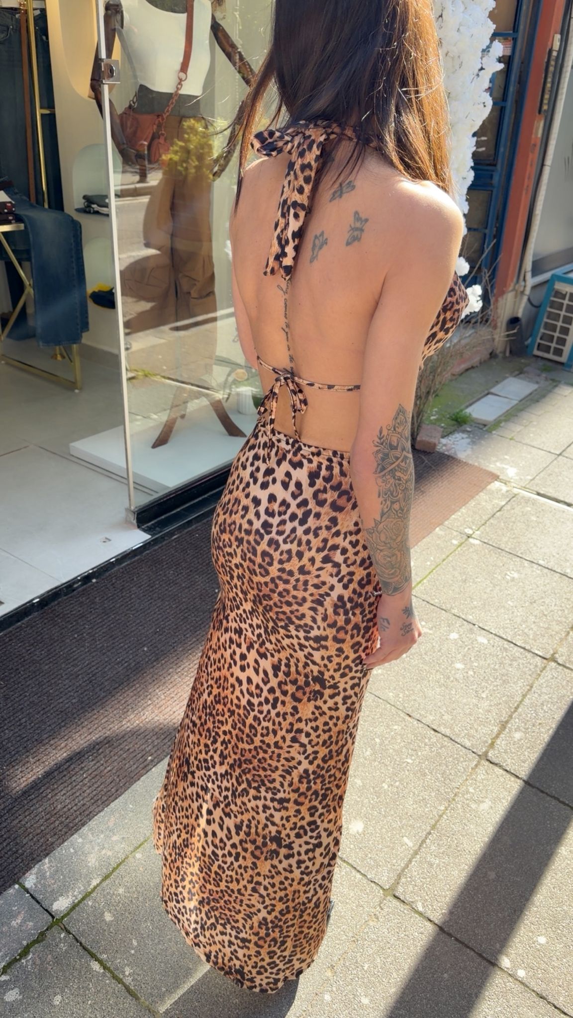 Leopar Desenli Boyundan Bağlamalı Uzun Elbise