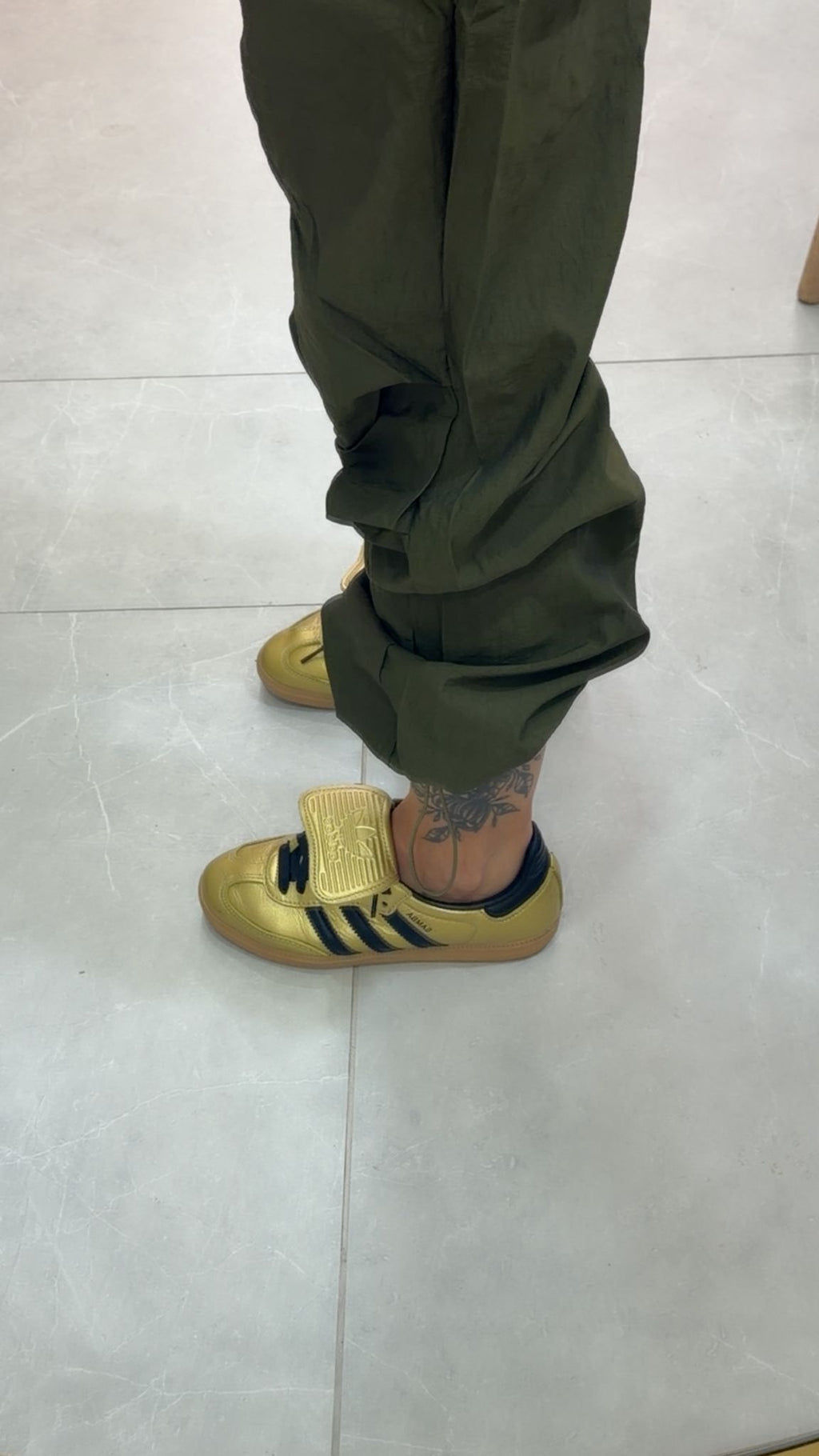 Gold Metalik Sneaker